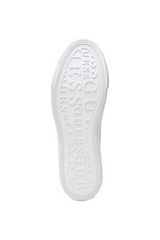 Sporline Guess kadın sneaker ayakkabının beyaz renkli, kabartmalı marka logolu alt taban detayı