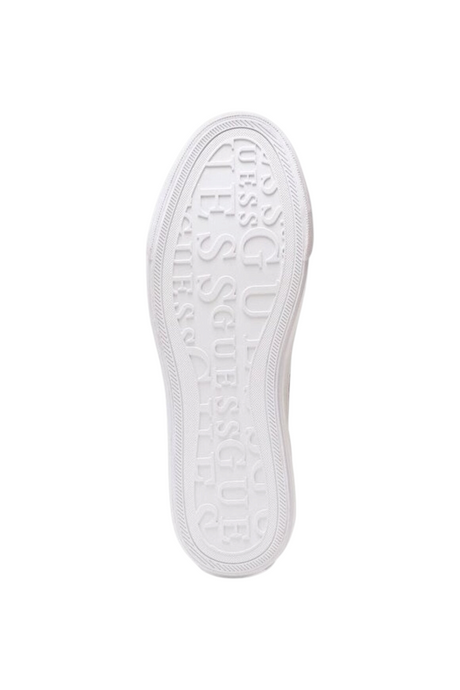 Sporline Guess kadın sneaker ayakkabının beyaz renkli, kabartmalı marka logolu alt taban detayı