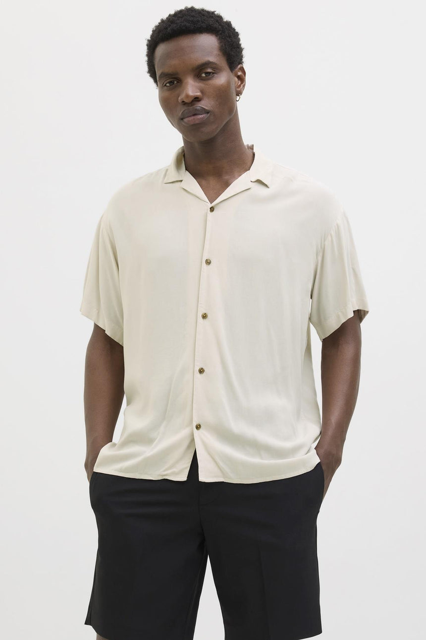 JACK&JONES JJEJEFF SOLID RESORT SHIRT S/S SN 12268443 - Bej/ Açık Gri