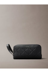 Calvin Klein Erkek XL EMBLEM AOP EMBSS DOPP KIT LV04D1219G - Siyah