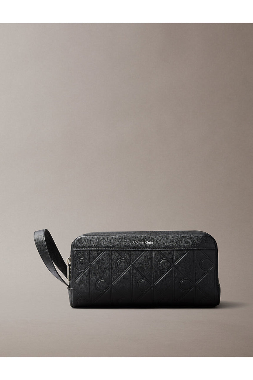 Calvin Klein Erkek XL EMBLEM AOP EMBSS DOPP KIT LV04D1219G - Siyah