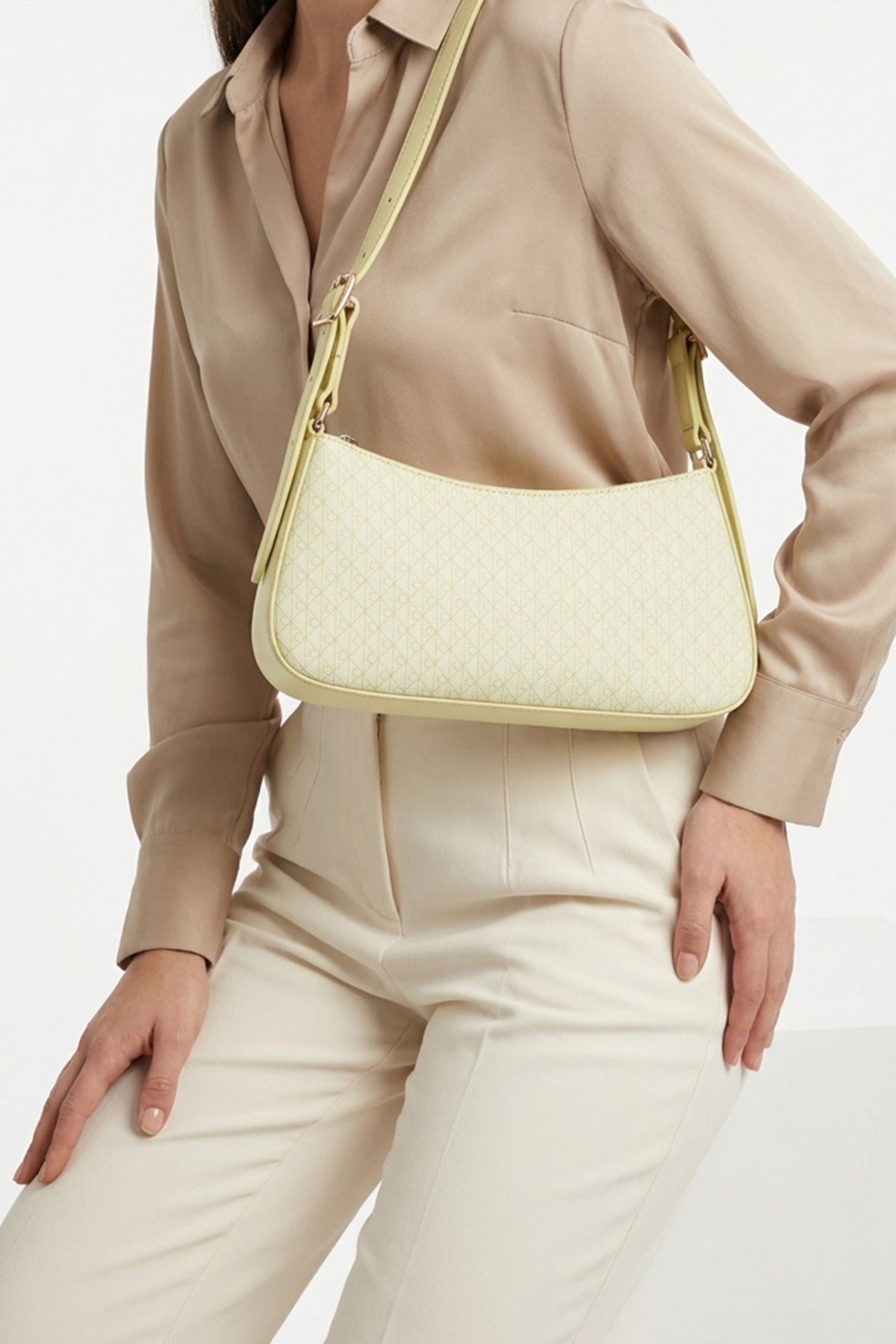 Calvin Klein Emblem AOP Small Shoulder Bag Kadın Omuz Çantası LV04F3324G - Yeşil