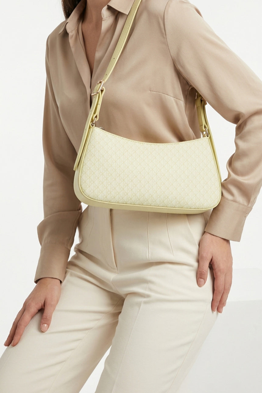 Calvin Klein Kadın EMBLEM AOP SMALL SHOULDER BAG LV04F3324G - Yeşil
