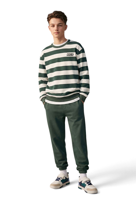 Sporline LC Waikiki yeşil çizgili sweatshirt ve eşofman altından oluşan 3 iplik erkek çocuk eşofman takımı