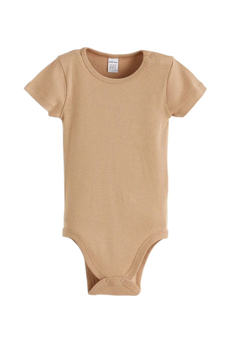 Sporline LC Waikiki krem rengi, %100 pamuklu, bisiklet yaka, kısa kollu, çıtçıtlı erkek bebek body