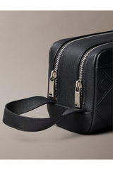 Calvin Klein Erkek XL EMBLEM AOP EMBSS DOPP KIT LV04D1219G - Siyah
