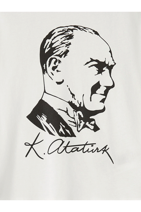 Sporline LC Waikiki ekru renkli, %100 pamuklu, Atatürk baskılı çocuk kısa kollu t-shirt