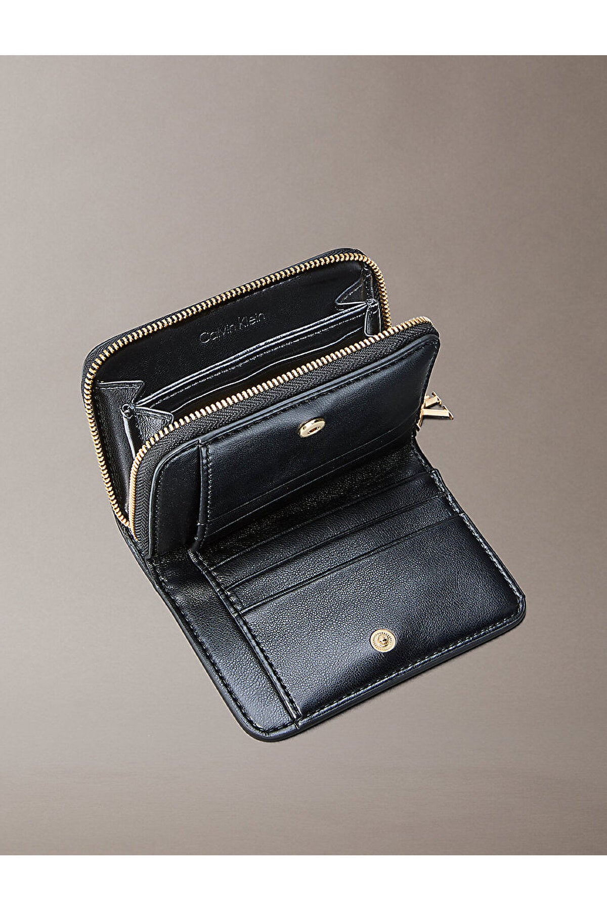 Calvin Klein CK LV04F1075G Kadın Cüzdan - Siyah