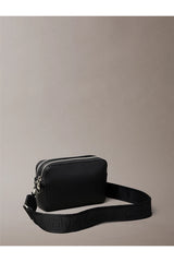 Calvin Klein Webbing Double Strap Camera Bag Kadın Omuz Çantası LV04F3165G - Siyah