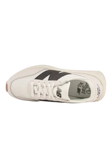 Sporline New Balance U370CA unisex lifestyle spor ayakkabı, beyaz ve siyah detaylı, üstten görünüm