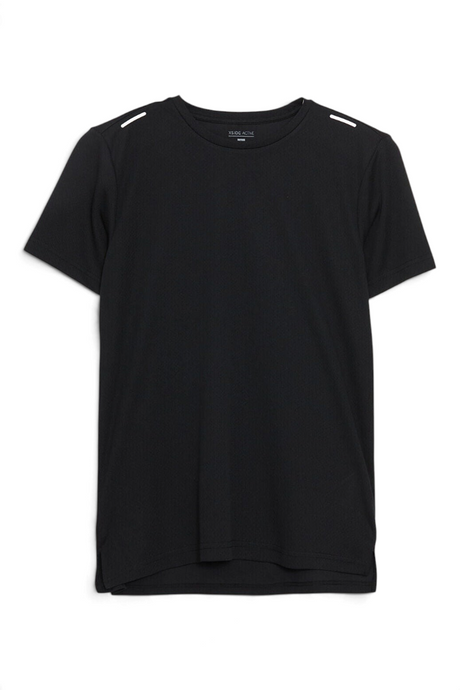 Sporline LC Waikiki siyah kısa kollu erkek t-shirt, %100 pamuklu regular kesim, omuz detaylı spor tasarım.