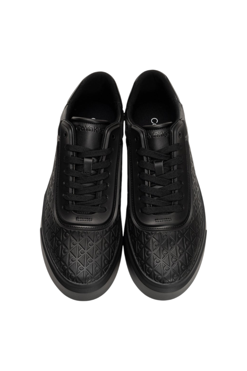 Sporline Calvin Klein siyah erkek sneaker, üzerinde kabartmalı monogram desenli deri detaylara sahip günlük ayakkabı