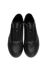 Sporline Calvin Klein siyah erkek sneaker, üzerinde kabartmalı monogram desenli deri detaylara sahip günlük ayakkabı
