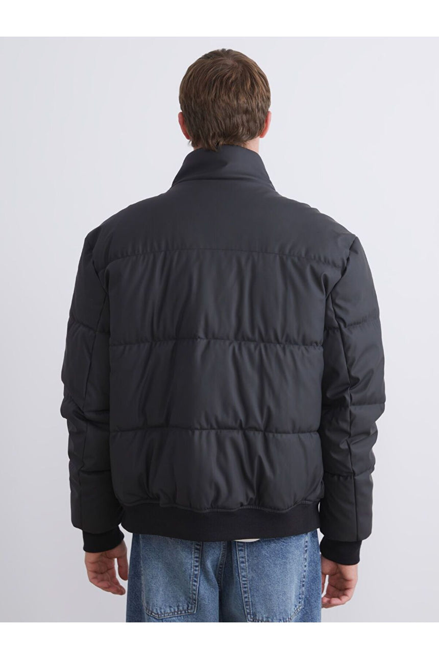 LC Waikiki Erkek Mont W52475B8 - Siyah
