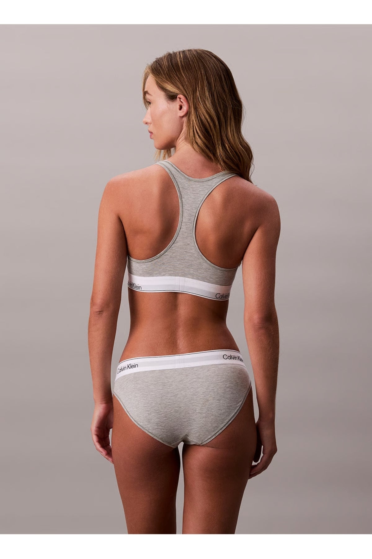 Calvin Klein Kadın UNLINED BRALETTE LV00QF8493 - Gri