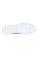 Sporline Guess kadın sneaker ayakkabının beyaz renkli ve markalı desenli taban detayı