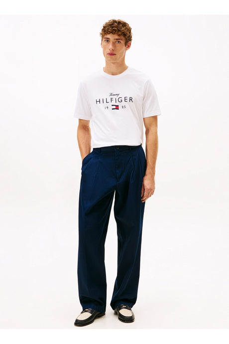 Tommy Hilfiger Erkek BRAND LOVE BIG HILFIGER TEE MW0MW41455 - Beyaz
