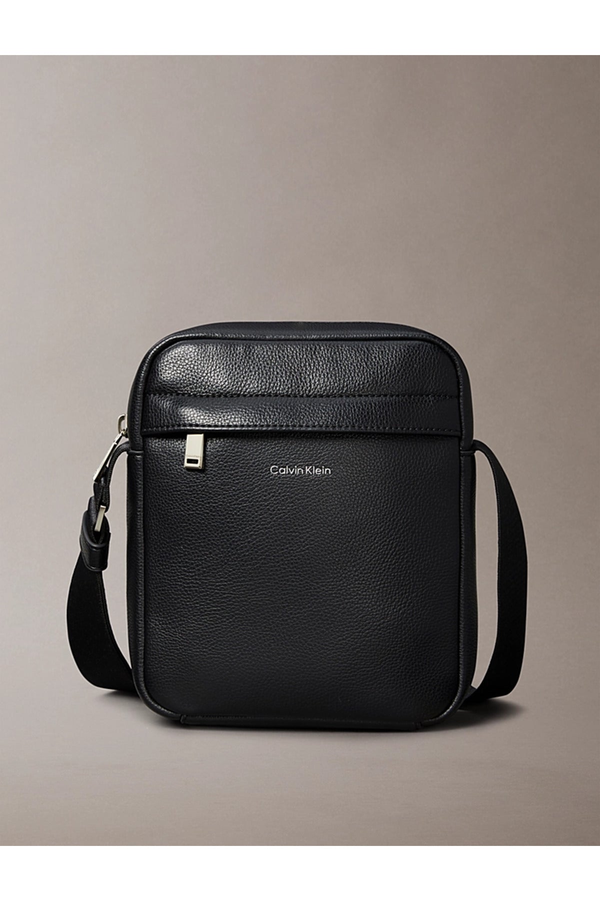 Calvin Klein Raised Reporter Erkek Postacı Çantası LV04D3160G - Siyah