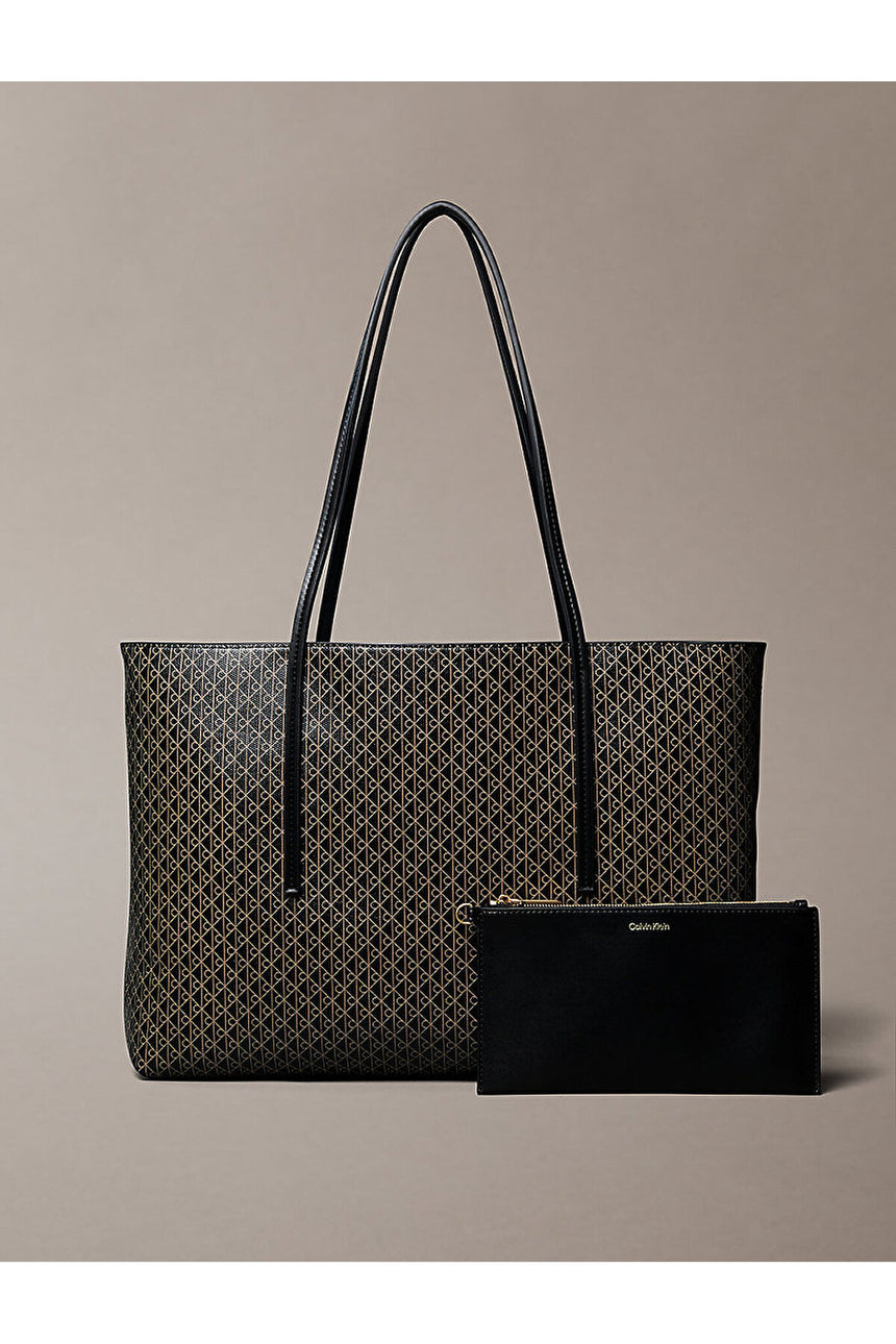 Calvin Klein Kadın EMBLEM AOP TOTE W/ POUCH LV04F3266G - Siyah