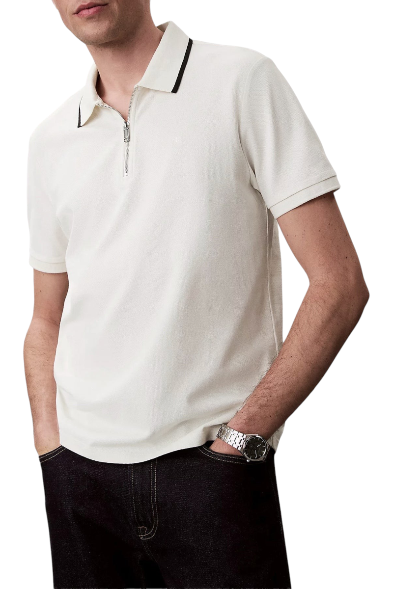 Sporline Calvin Klein beyaz fermuarlı polo yaka erkek tişört, %100 pamuklu regular kesim günlük şık tasarım.
