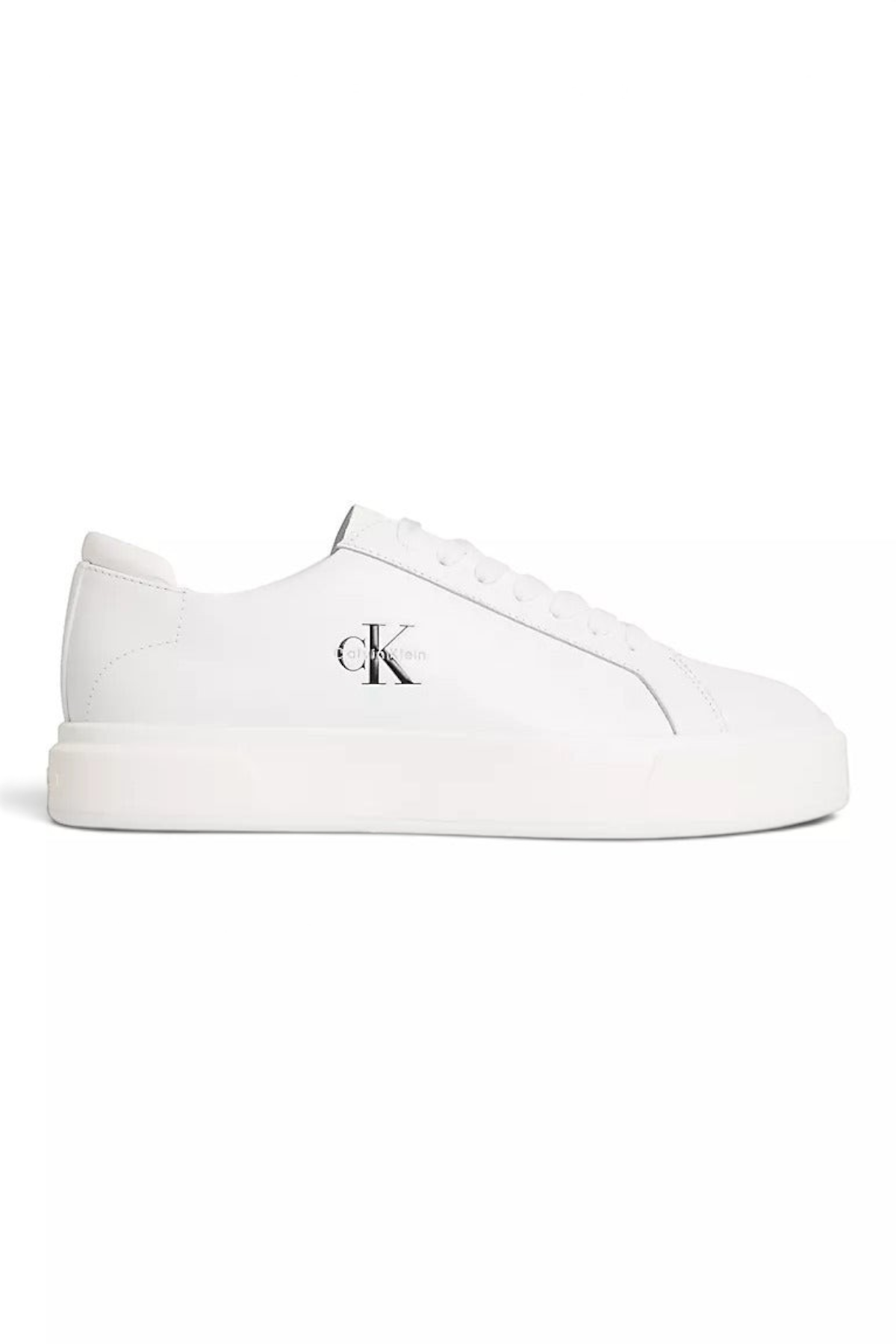 Sporline Calvin Klein beyaz deri erkek sneaker ayakkabı, yan kısmında siyah CK logo detayı ile