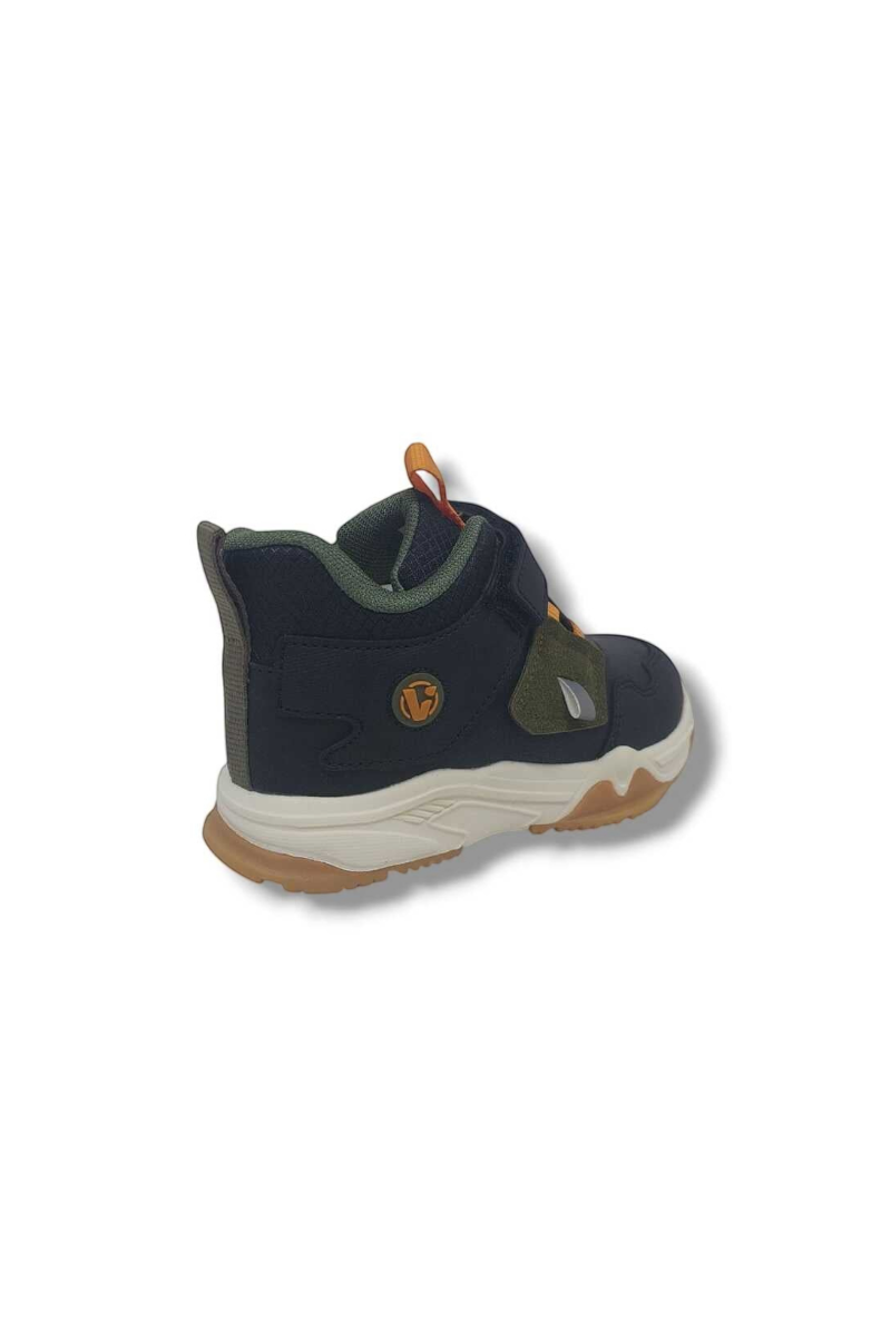 Sporline Vicco siyah suni deri çocuk sneaker, yan profil görünümü ve detaylı taban yapısı