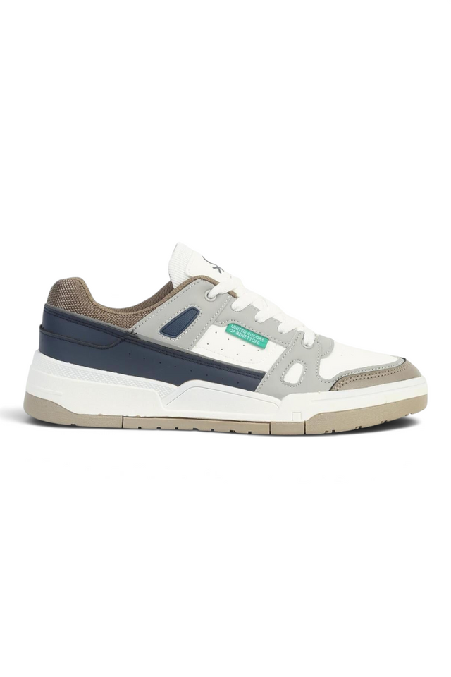 Sporline Benetton erkek beyaz suni deri sneaker, yan profil görünümü, kauçuk tabanlı şık günlük spor ayakkabı.