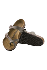 Sporline Birkenstock Mayari kadın terlik, kum beji renginde, mantar tabanlı ve ayarlanabilir tokalı tasarım.