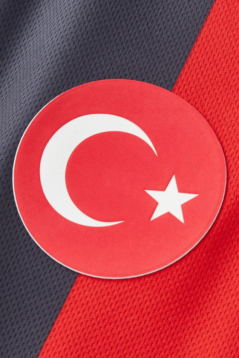 Sporline Puma Galatasaray 1998 çocuk retro forma, füme ve kırmızı renkli, %100 polyester, Türk bayrağı detaylı