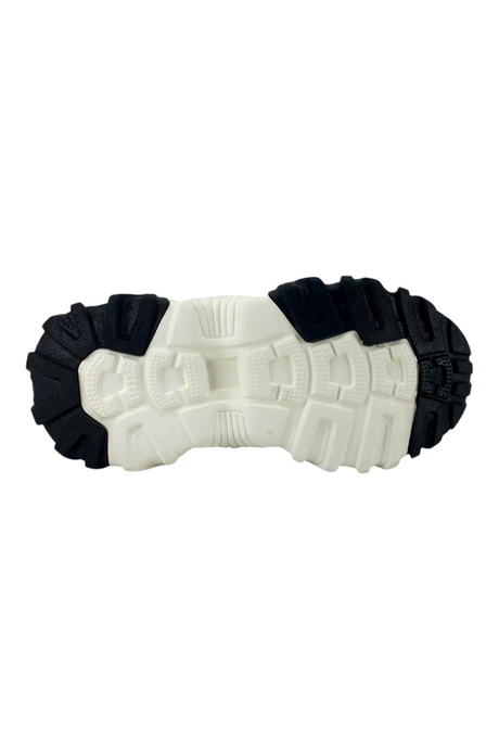 Sporline Vicco siyah çocuk sneaker ayakkabısının tırtıklı beyaz ve siyah renkli kauçuk dış taban detayı