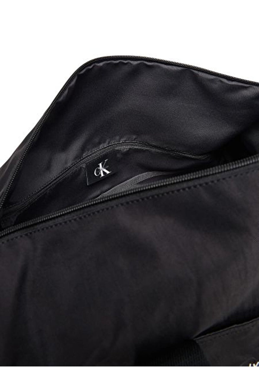 Calvin Klein Erkek BOLD WEEKENDER LV04D3115G - Siyah