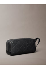 Calvin Klein Erkek XL EMBLEM AOP EMBSS DOPP KIT LV04D1219G - Siyah