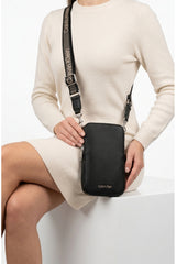Calvin Klein Kadın LOGO WEBBING PHONE CROSSBODY LV04F1222G - Siyah