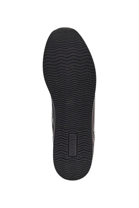 Sporline Guess siyah kadın sneaker ayakkabının dalgalı desenli kauçuk taban detayı