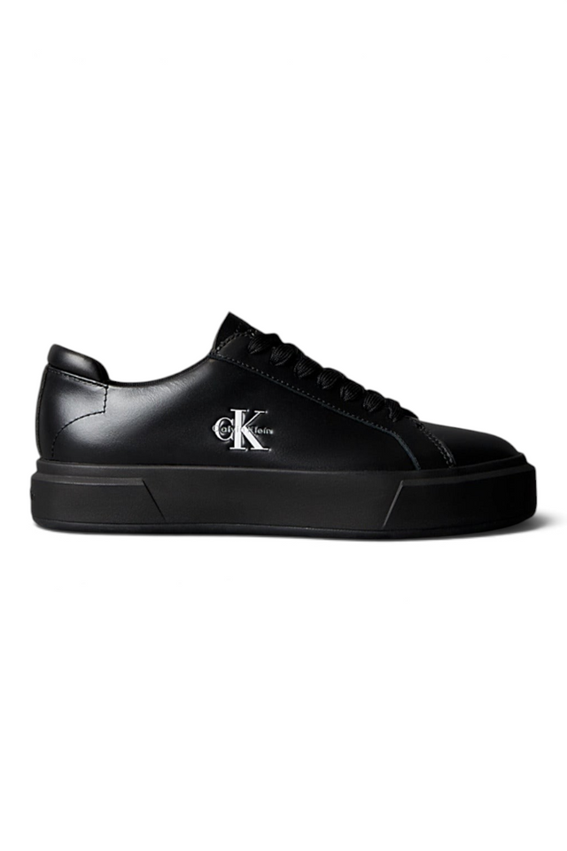Sporline Calvin Klein siyah deri kadın sneaker, yan tarafta beyaz CK logolu şık tasarım