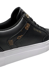 Sporline Guess siyah poliüretan kadın sneaker, yan kısmında logo detaylı ve beyaz kalın tabanlı şık tasarım