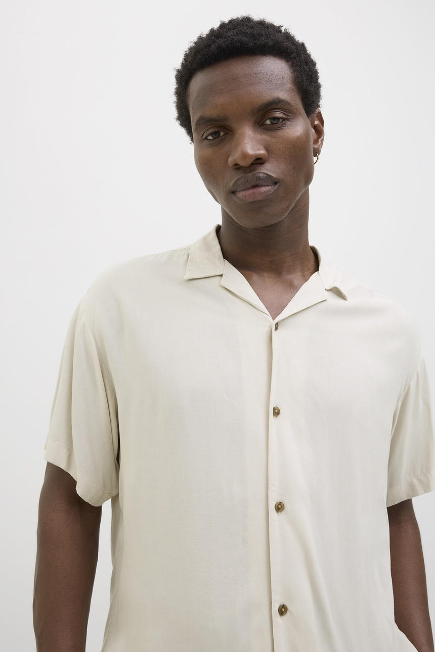 JACK&JONES JJEJEFF SOLID RESORT SHIRT S/S SN 12268443 - Bej/ Açık Gri