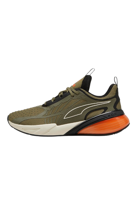 Sporline Puma X-Cell Action yeşil erkek koşu ayakkabısı, turuncu topuk detaylı ve file dokulu yan profil görünümü