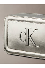 Calvin Klein Bold CK Metallic Camera Bag Kadın Omuz Çantası LV04F3331G - Çok Renkli