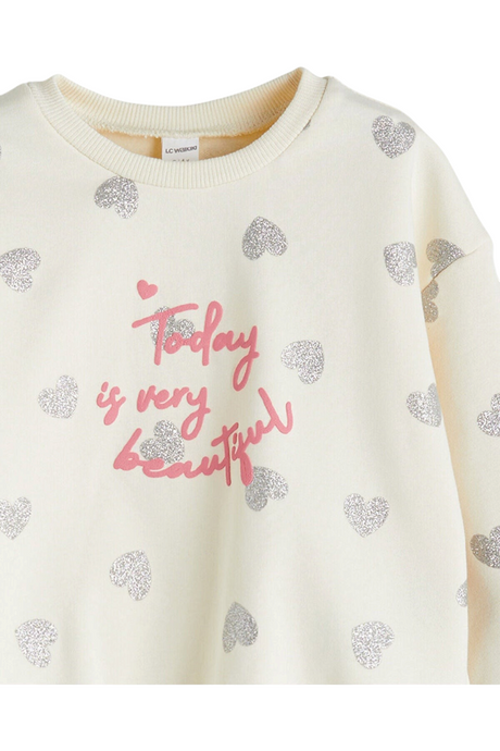 Sporline LC Waikiki ekru renkli, gümüş kalp desenli ve pembe yazılı çocuk sweatshirt