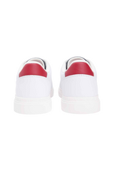 Sporline Tommy Hilfiger kadın sneaker, beyaz deri yüzeyli ve kırmızı topuk detaylı arka görünüm.