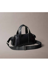 Calvin Klein Webbing Strap Pocket Bag Kadın Omuz Çantası LV04F3291G - Siyah
