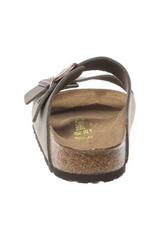 Sporline Birkenstock Arizona unisex deri terlik, kum beji renginde, arkadan görünüm ve mantar taban detaylı