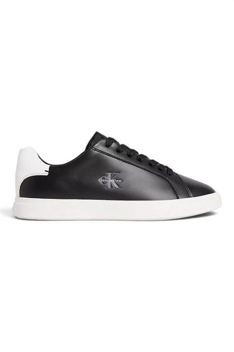 Sporline Calvin Klein siyah deri kadın sneaker, beyaz topuk detaylı ve yan tarafta gümüş marka logolu günlük ayakkabı