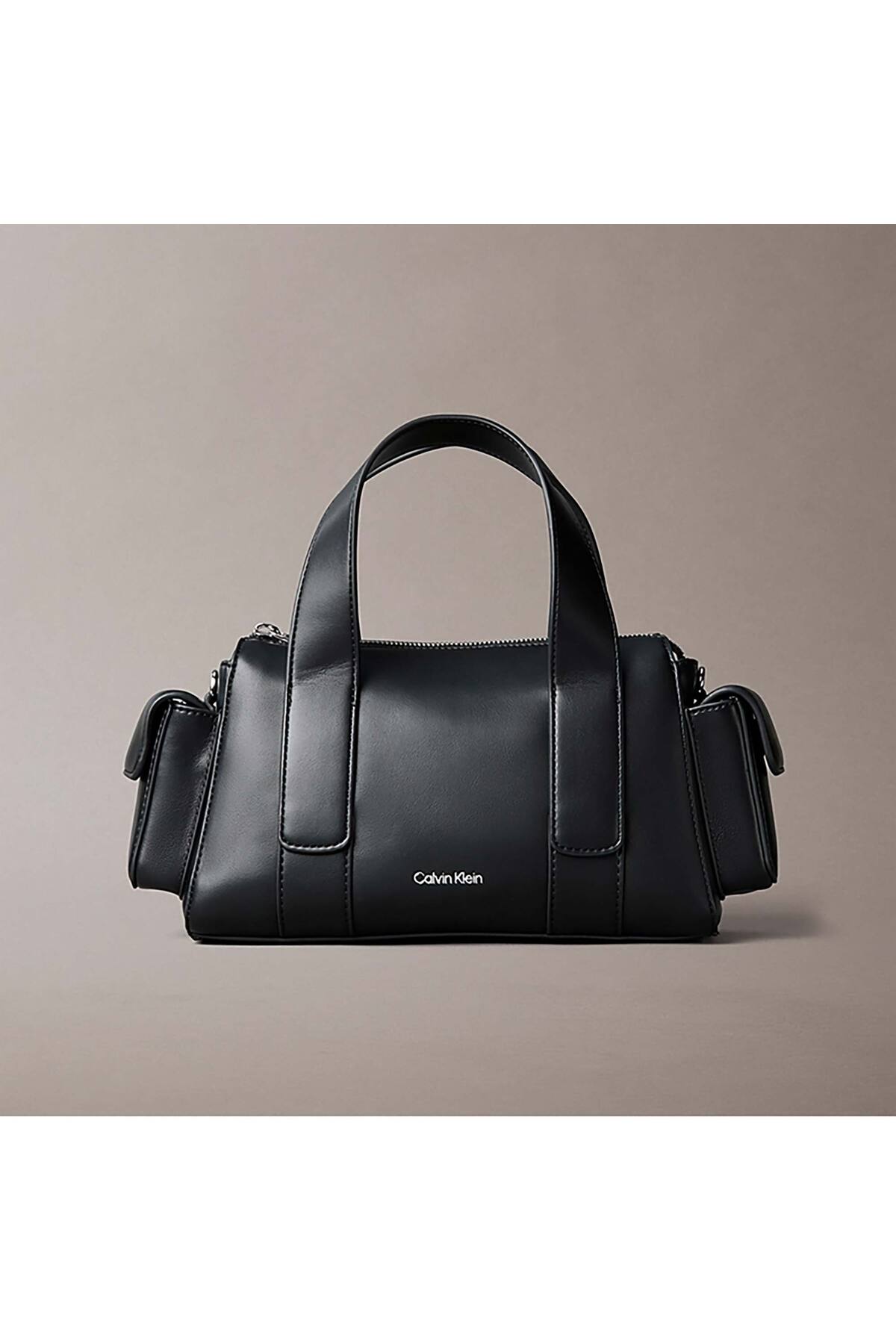 Calvin Klein Webbing Strap Pocket Bag Kadın Omuz Çantası LV04F3291G - Siyah