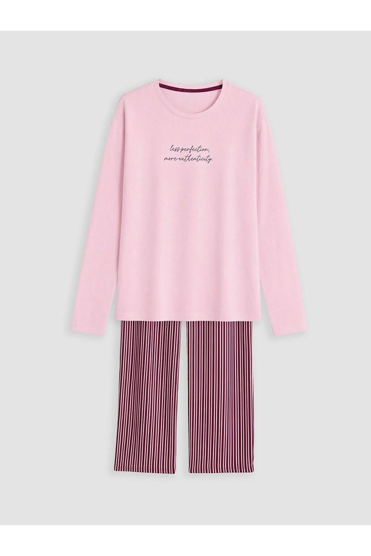 Sporline LC Waikiki pembe slogan baskılı uzun kollu üst ve çizgili alt parçadan oluşan %100 pamuklu pijama takımı