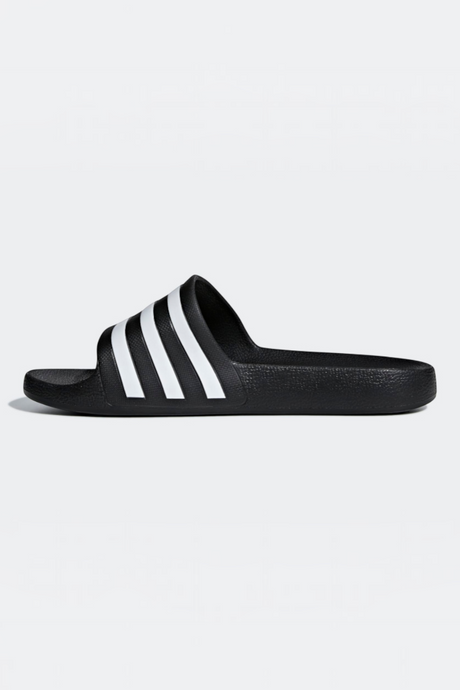 Sporline adidas Adilette Aqua unisex siyah suni deri terlik, ikonik üç bant detaylı yan görünüm
