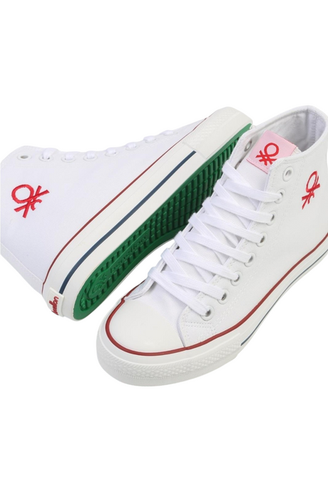 Sporline Benetton beyaz deri ve tekstil kadın sneaker, yan kısımlarında kırmızı logo detayı ile yüksek tabanlı model