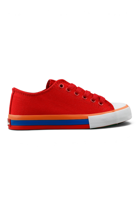 Sporline Benetton kırmızı kanvas kadın sneaker, beyaz kauçuk burunlu ve renkli şerit detaylı yan profil görünümü