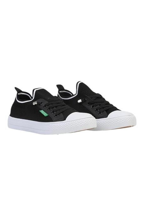 Sporline Benetton siyah triko kadın sneaker, beyaz tabanlı ve bağcıklı günlük spor ayakkabı modeli.